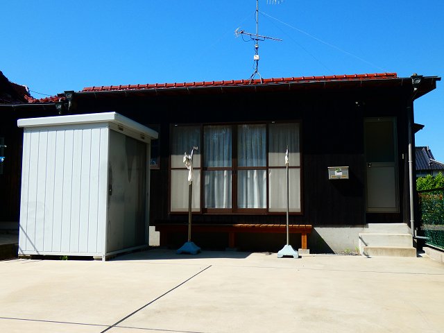 東須恵貸家の建物外観