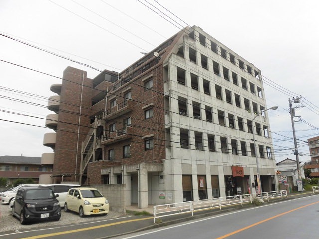 横浜市栄区桂町のマンションの建物外観