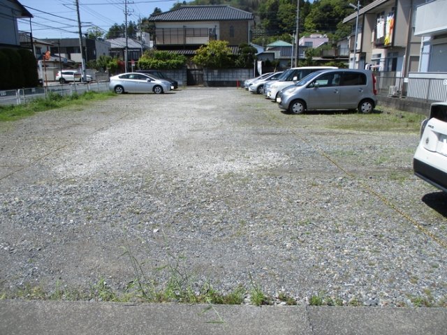 【東金市東金のアパートの駐車場】