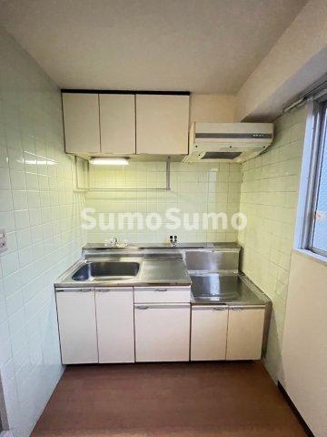 キッチン　コンパクトなキッチンで掃除もラクラク