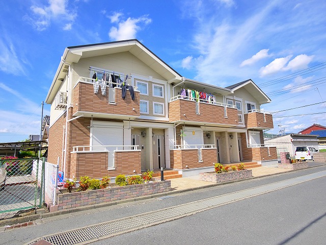 桜井市大字大福のアパートの建物外観