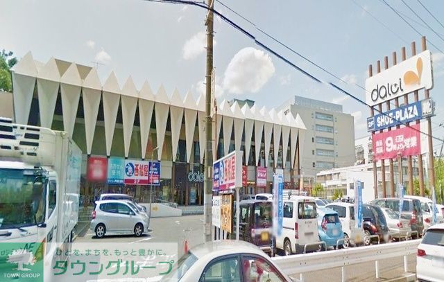 【横浜市戸塚区吉田町のアパートのショッピングセンター】