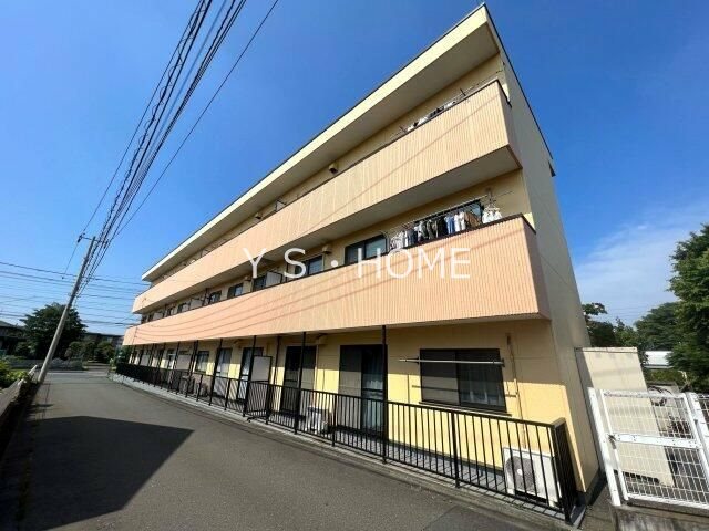 小平市小川町のマンションの建物外観