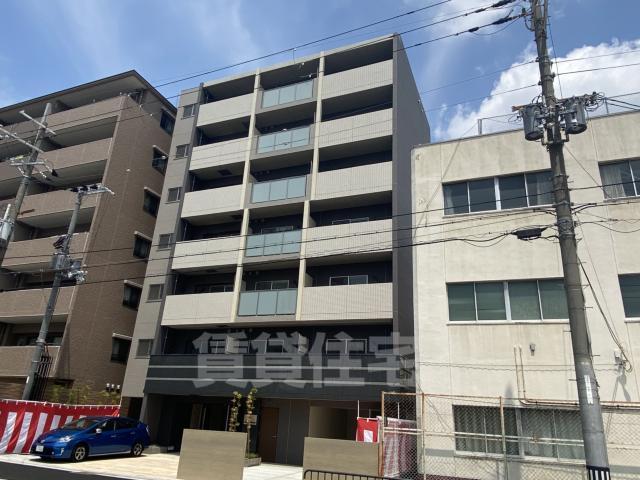 京都市右京区西院安塚町のマンションの建物外観