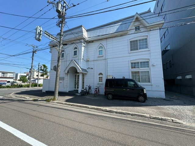 札幌市東区北三十六条東のアパートの建物外観