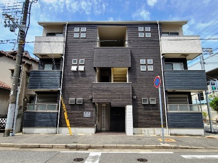 クレールハウス南新町の建物外観