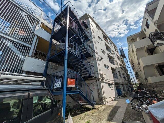 南加瀬マンションの建物外観