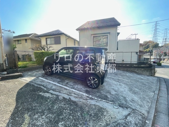 【大富ハウスの駐車場】