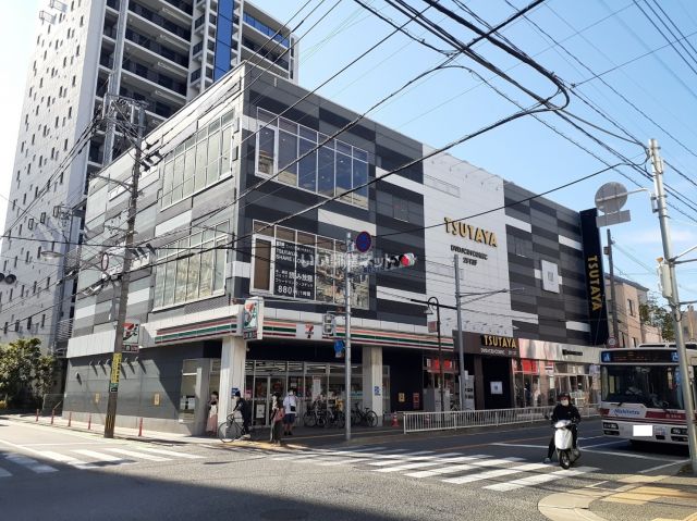 コンビニ　セブン-イレブン 福岡西新中央店（コンビニ）まで583m
