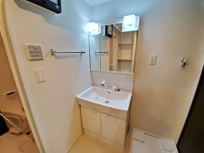 洗面設備　※写真は同型タイプ、現況優先。