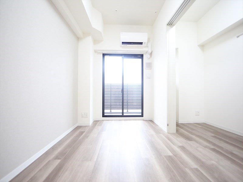 バルコニー　ＤＫ6.6帖　カウンターキッチン　エアコン完備　バルコニー