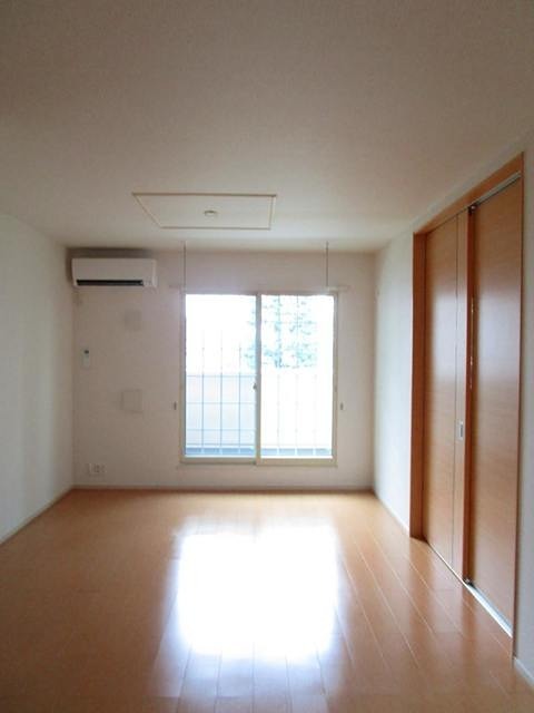 居室・リビング　日当たり良好のお部屋です。