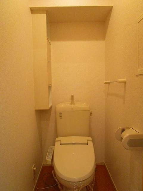 トイレ　温水洗浄便座です。