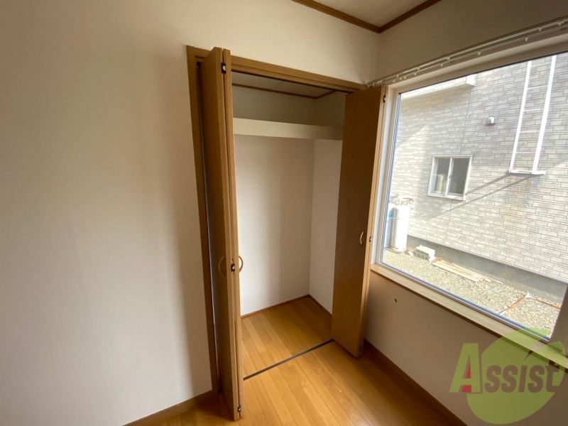 収納　収納がありました。お洋服や荷物はここへ