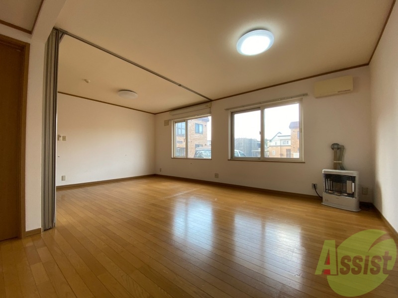 居室・リビング　広くてキレイなＬＤＫが広がっていて、充実した生活が送れそう。