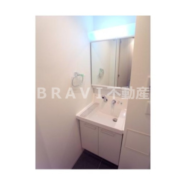 洗面設備　【BLAU本町東】ゆったりとスペースのある洗面所