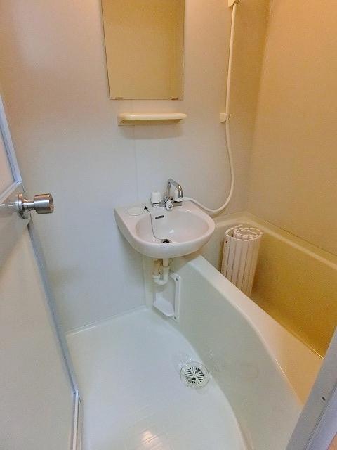 バス・シャワールーム　一日の疲れを癒すバスルーム