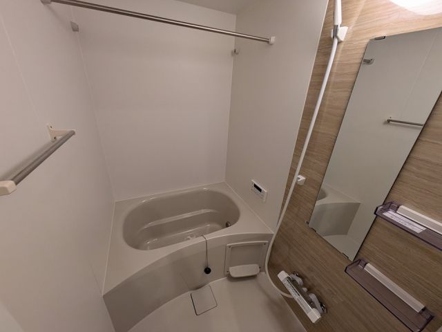 ジーメゾン妙興寺ルクシアの風呂写真