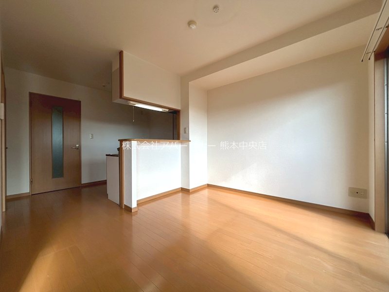 居室・リビング　南側でリビングも明るいですよ