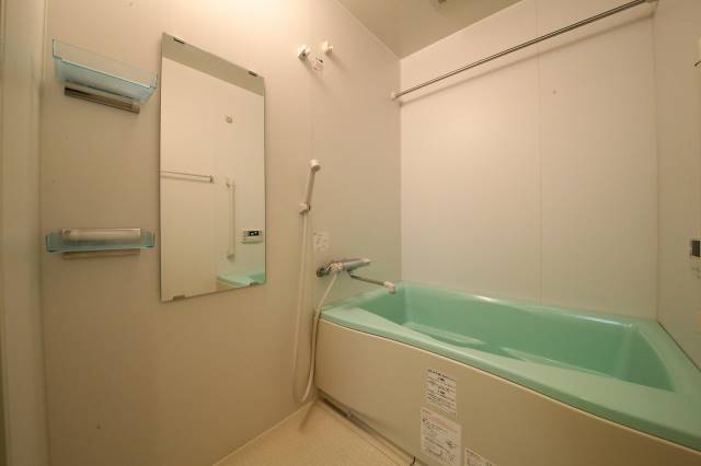 バス・シャワールーム　ゆったりバスルーム