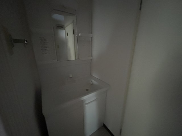 バス・シャワールーム　同物件、別号室のものです。