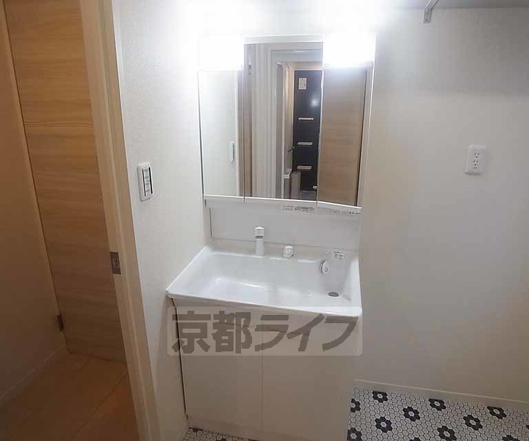 洗面設備　便利なシャンプードレッサー。