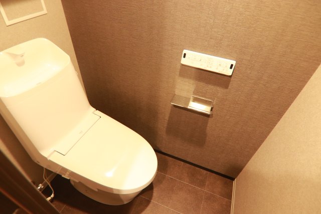 トイレ　※別号室の参考写真です