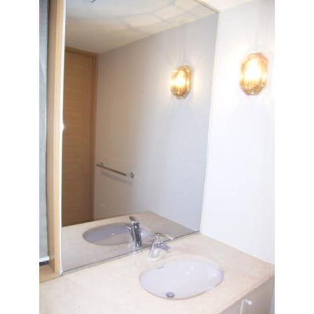洗面設備　※写真は同タイプ住戸です。