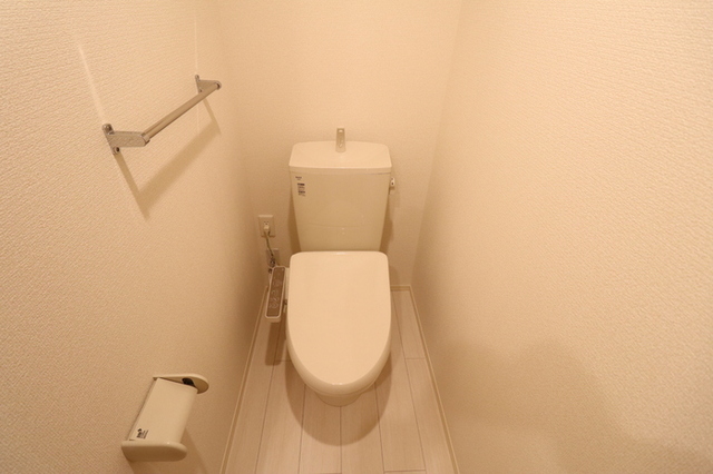 トイレ　温水洗浄暖房便座