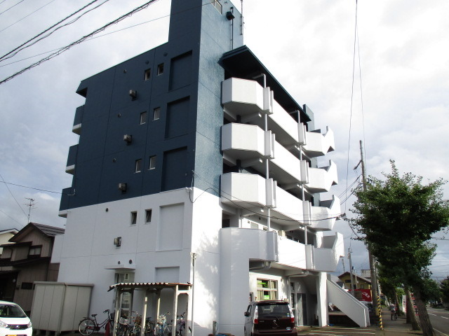 建物外観　スタイリッシュな外観♪