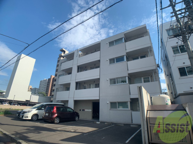 建物外観　札幌市中央区北三条西「Ｔｒｅｖｅｎｔｉ美術館西」