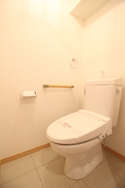 トイレ　温水洗浄便座