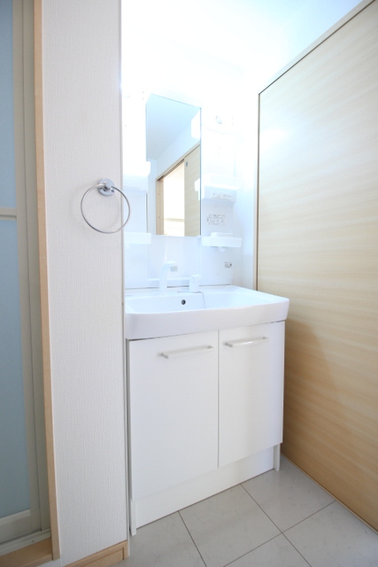 洗面設備　シャワー付洗面化粧台