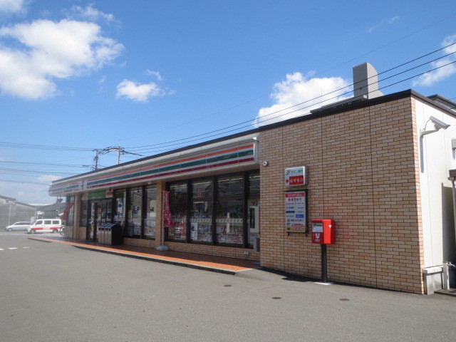 コンビニ　セブンイレブン鳥栖中央店（コンビニ）まで550m