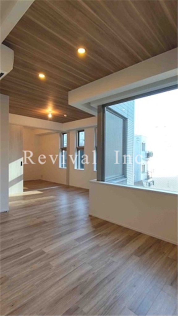 居室・リビング　開放感あるリビングでございます