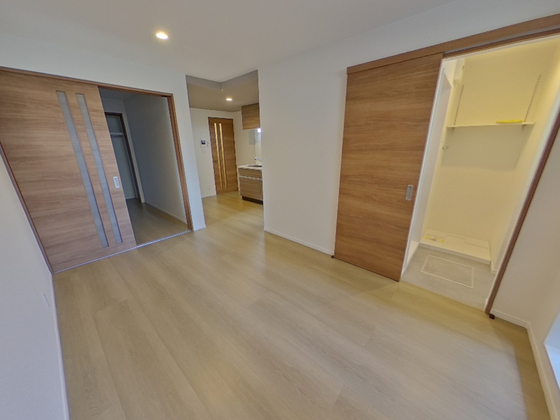 居室・リビング　※別号室の写真です