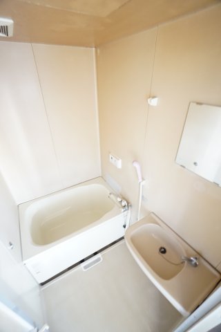 バス・シャワールーム　※同タイプの写真です。