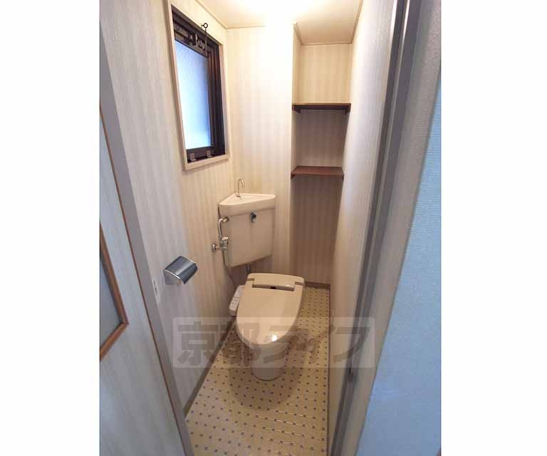 トイレ　ウォシュレット付です