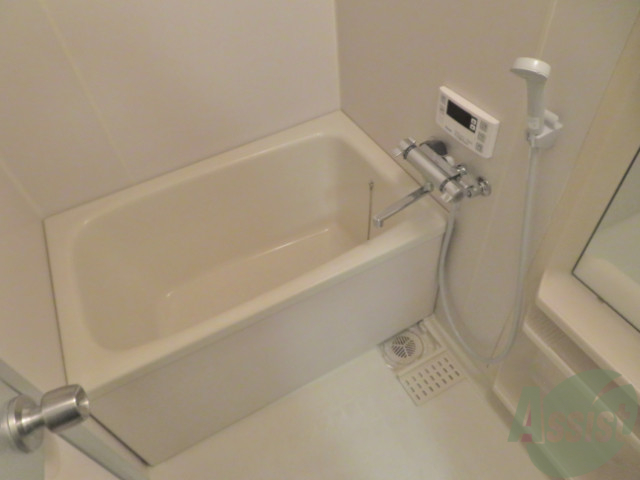 バス・シャワールーム　疲れた時はゆっくり湯船につかってみてはいかがでしょうか。