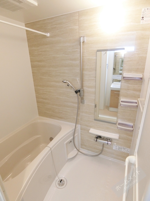 バス・シャワールーム　追い焚き付で寒い日も温まります♪