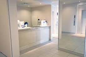 ロビー　弊社は全物件仲介手数料半月分でご紹介可能です。