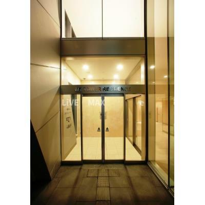 エントランス　弊社は全物件仲介手数料半月分でご紹介可能です。