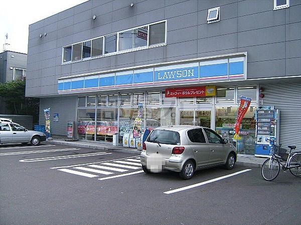 コンビニ　ローソン札幌宮の沢駅前店（コンビニ）まで593m