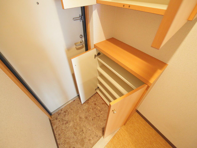 玄関　玄関　シューズボックス付