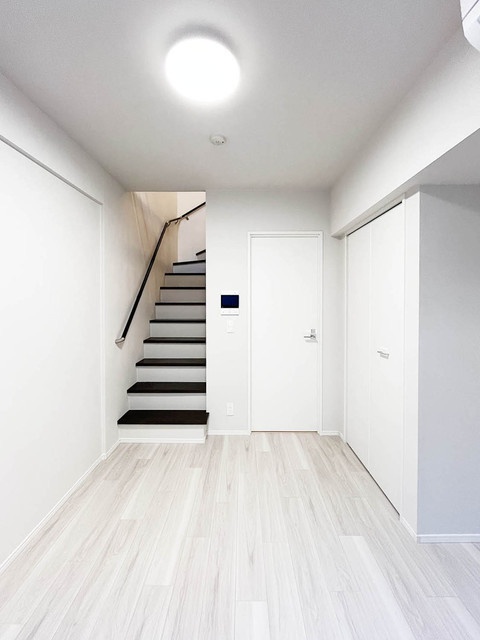 居室・リビング　■エアコン■ダウンライト■室内物干機