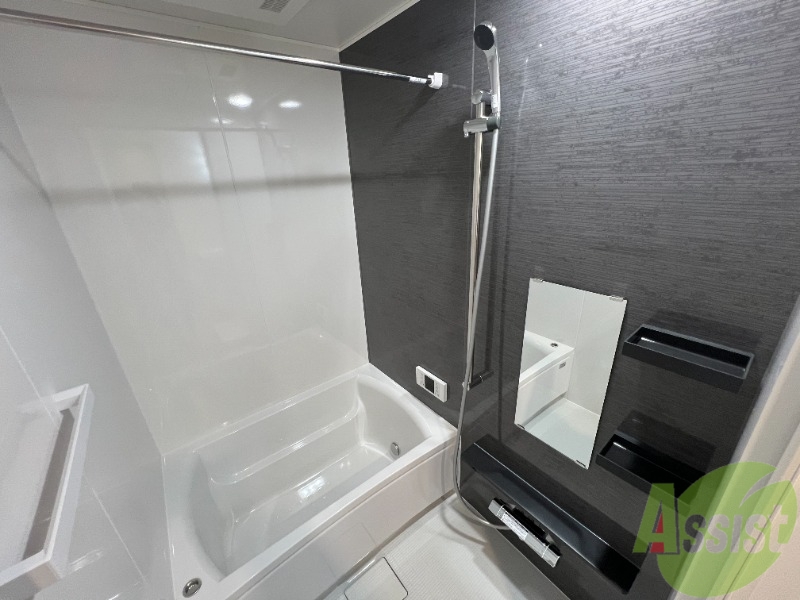 バス・シャワールーム　浴室は、広く足を延ばして浸かれそうな大きさでした