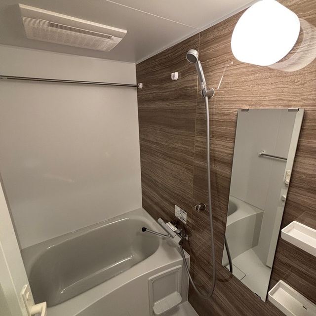 バス・シャワールーム　※写真は同タイプ住戸です。