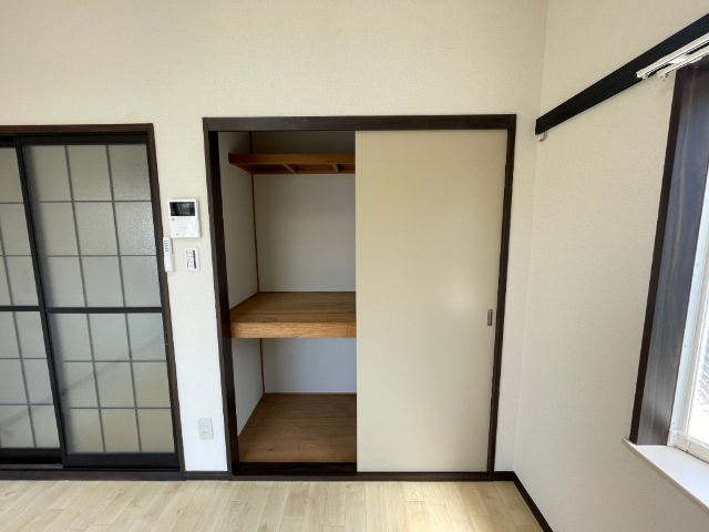 収納　間仕切り付き収納