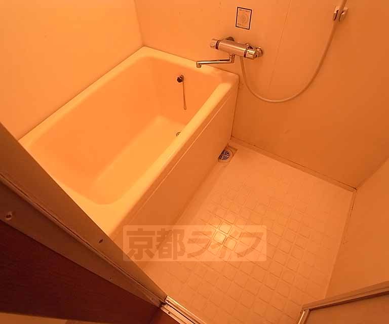 バス・シャワールーム　広い浴槽が魅力です。