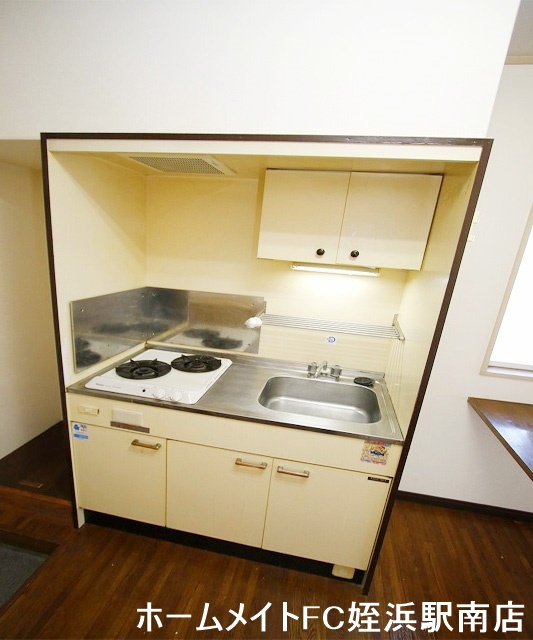 キッチン　★２口コンロ付きです！！都市ガス♪★